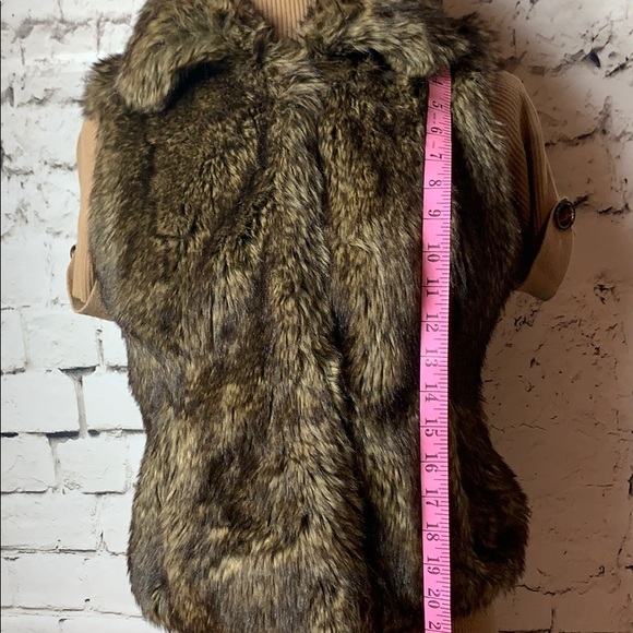 Faux Fur Vest Size Small - Picture 7 of 8